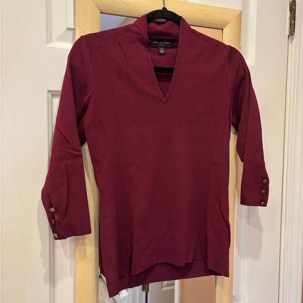 Dana Buchman Signature Burgundy Knit V-Neck Top - Medium